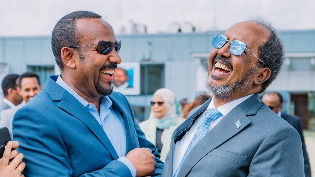 Somalia’s president wraps up Ethiopia sojourn, lavishly feted by Abiy at airport